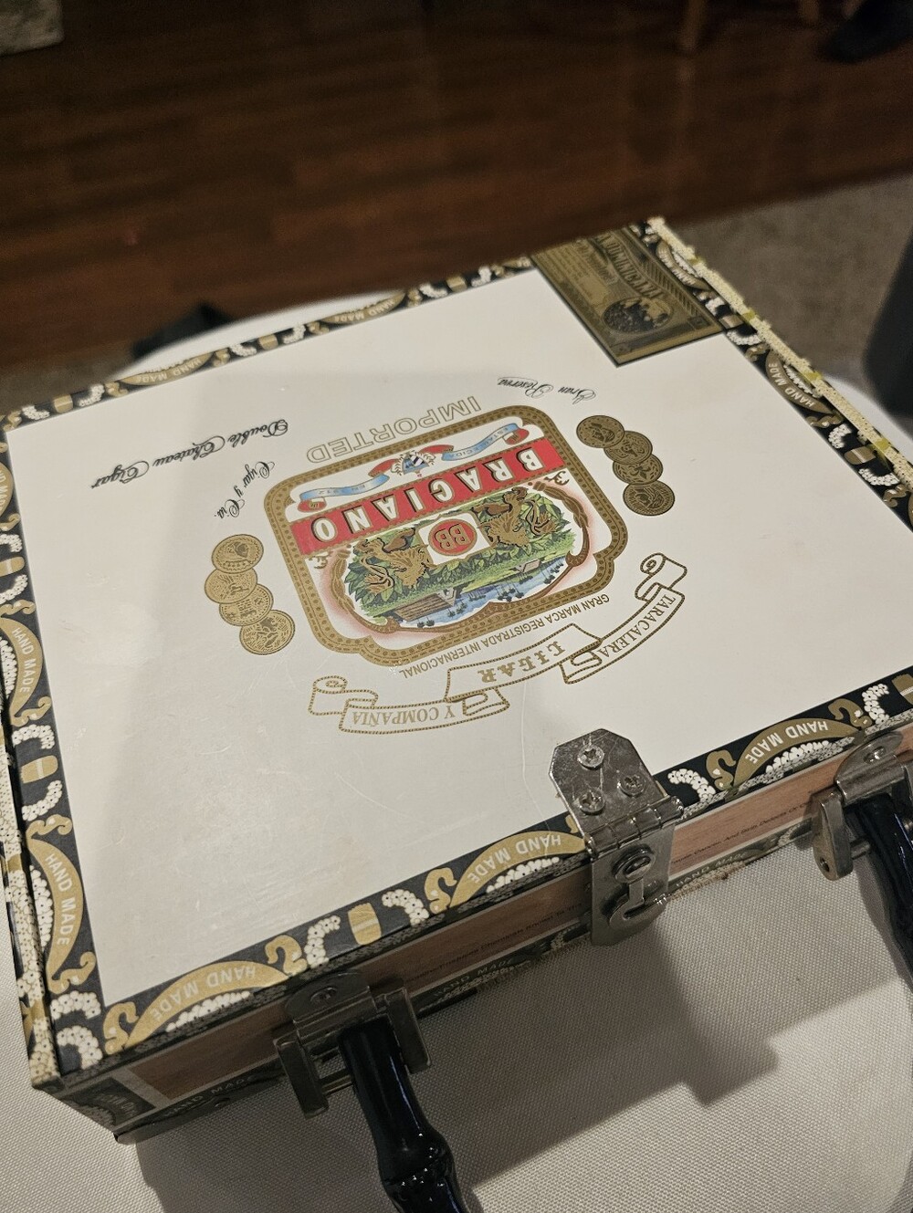Vintage-Inspired Floral Cigar Box Purse - Picture 2 of 3